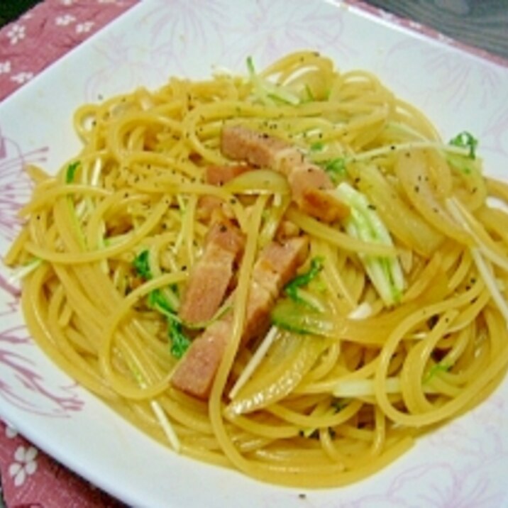 ランチに(/・ω・)/厚切りベーコンと水菜のパスタ